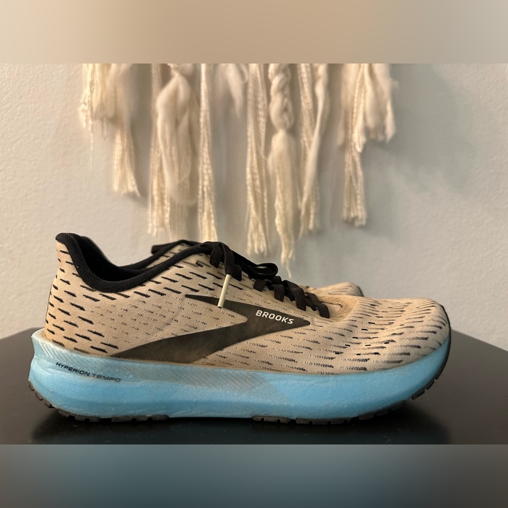 Brooks running shoes size 8.5